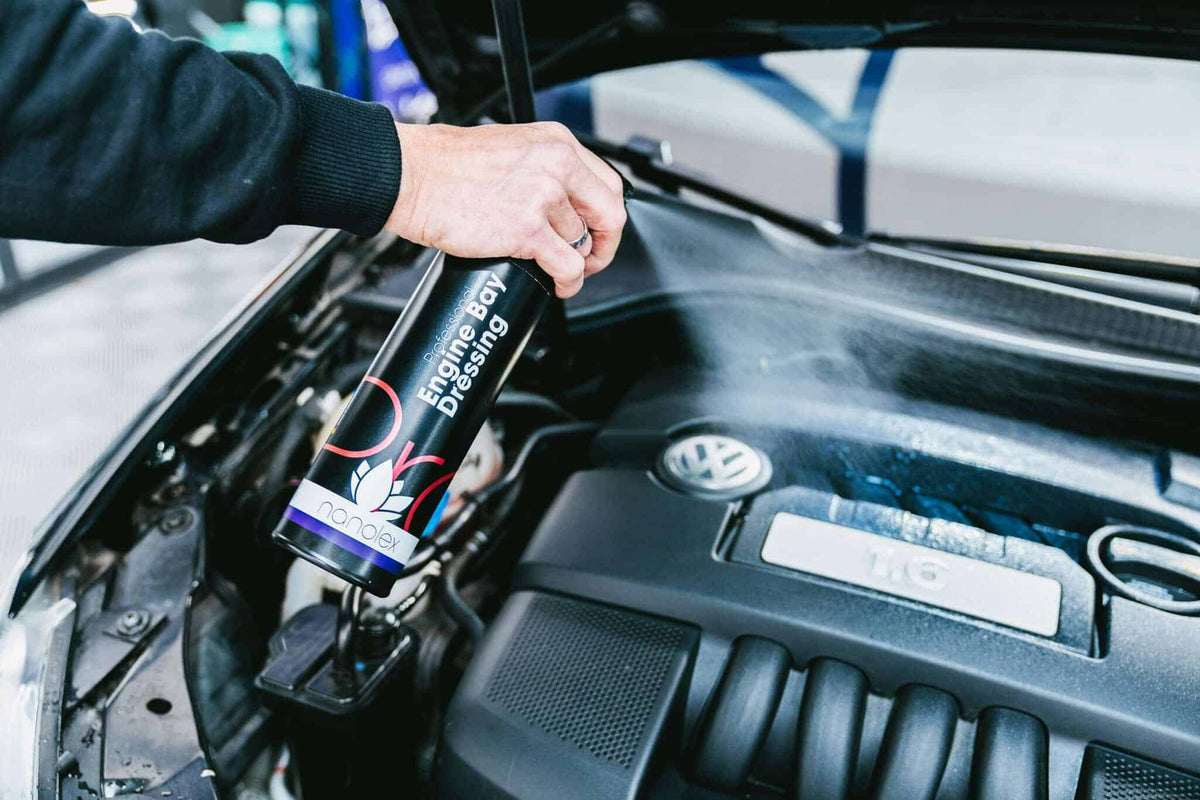 Soluție de întreținere pentru compartimentul motor Nanolex Engine Bay Dressing