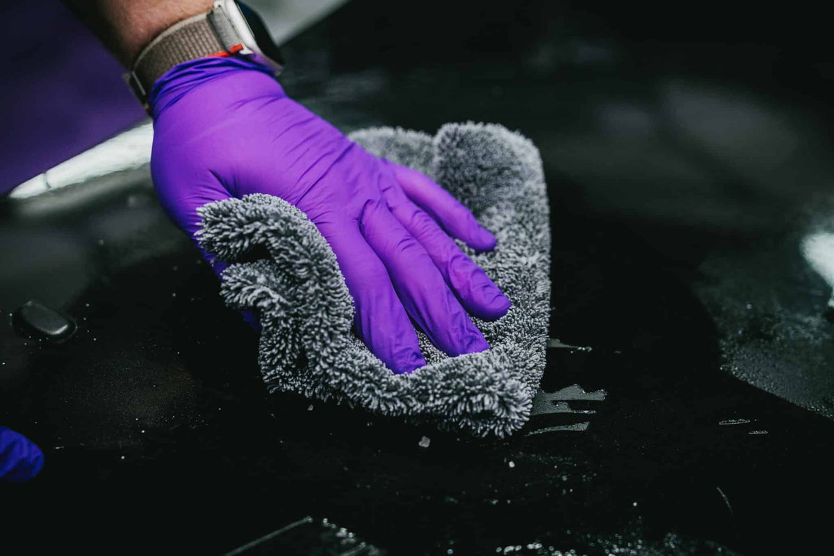 Soluție pentru îndepărtarea adezivului și a gudronului Nanolex Glue EX